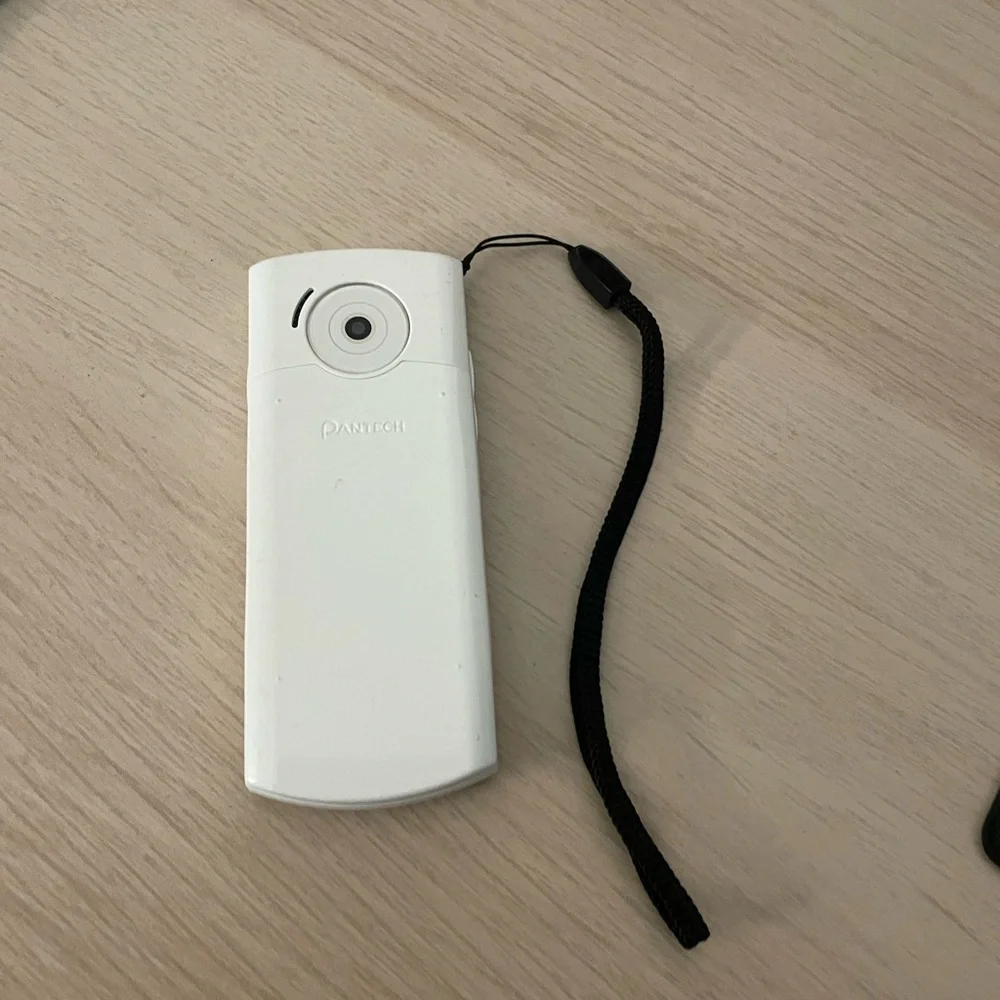 Vintage Pantech 2007 Cellphone (water damage)